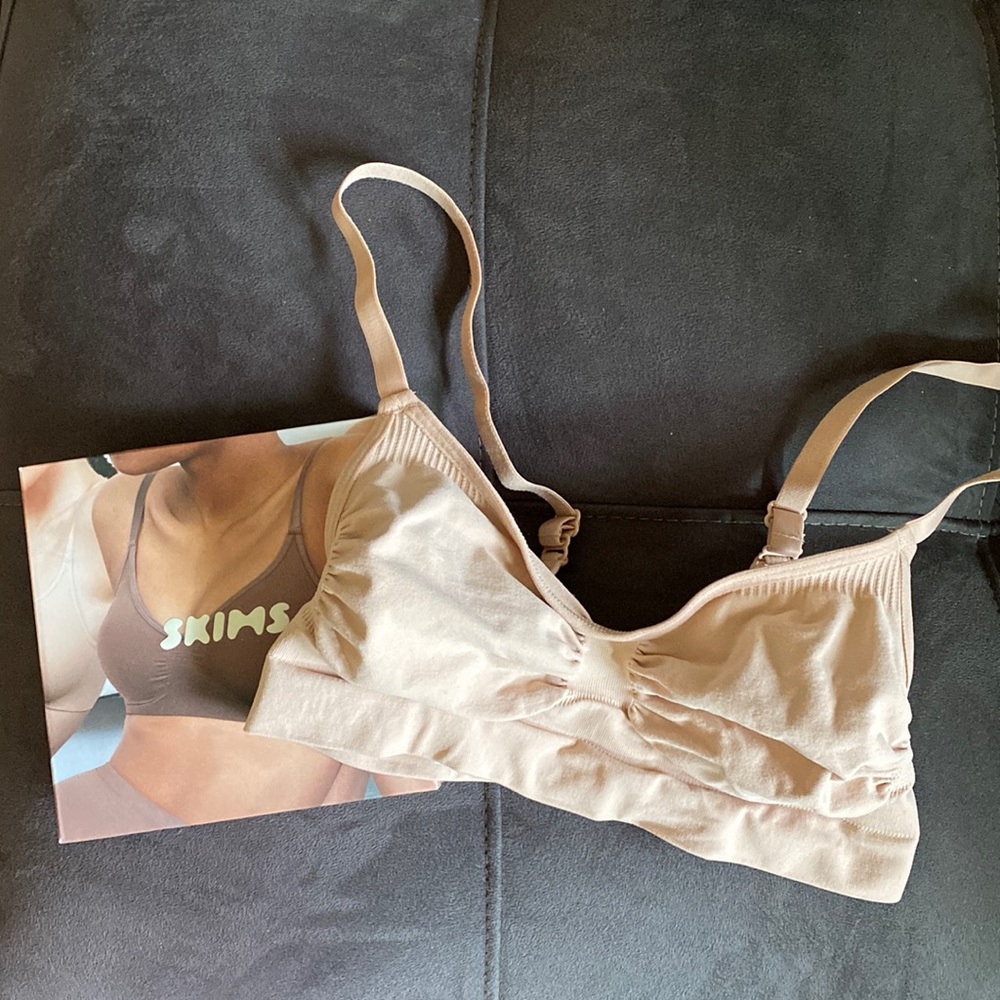Skims sculpting bra size S/M